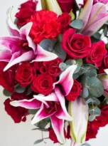 roses-lily-arrengement-flowers-in-konyaalti-1.webp